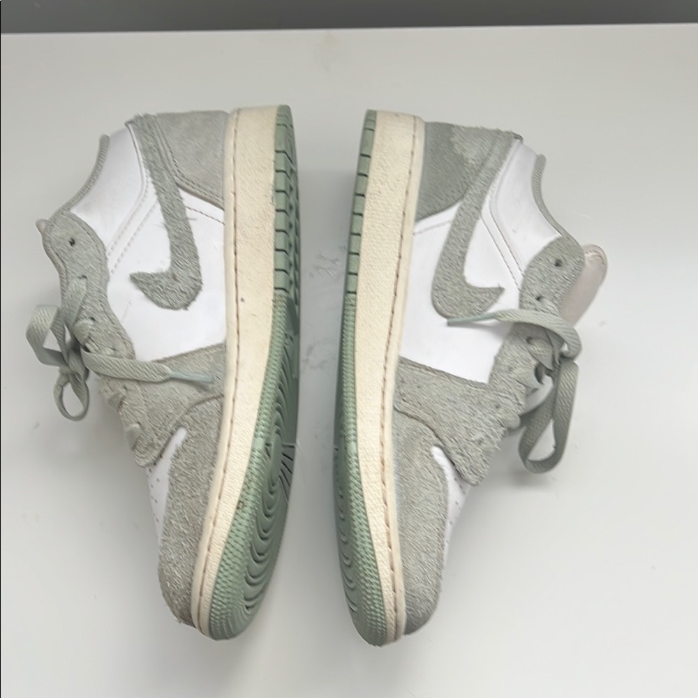 Nike Air Jordan Sneakers 1 Low SE. white/sail/ seafoam - Picture 2 of 7